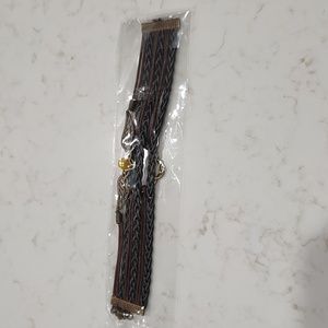 🔵 PU Leather and Alloy Bracelet with Heart & Wings